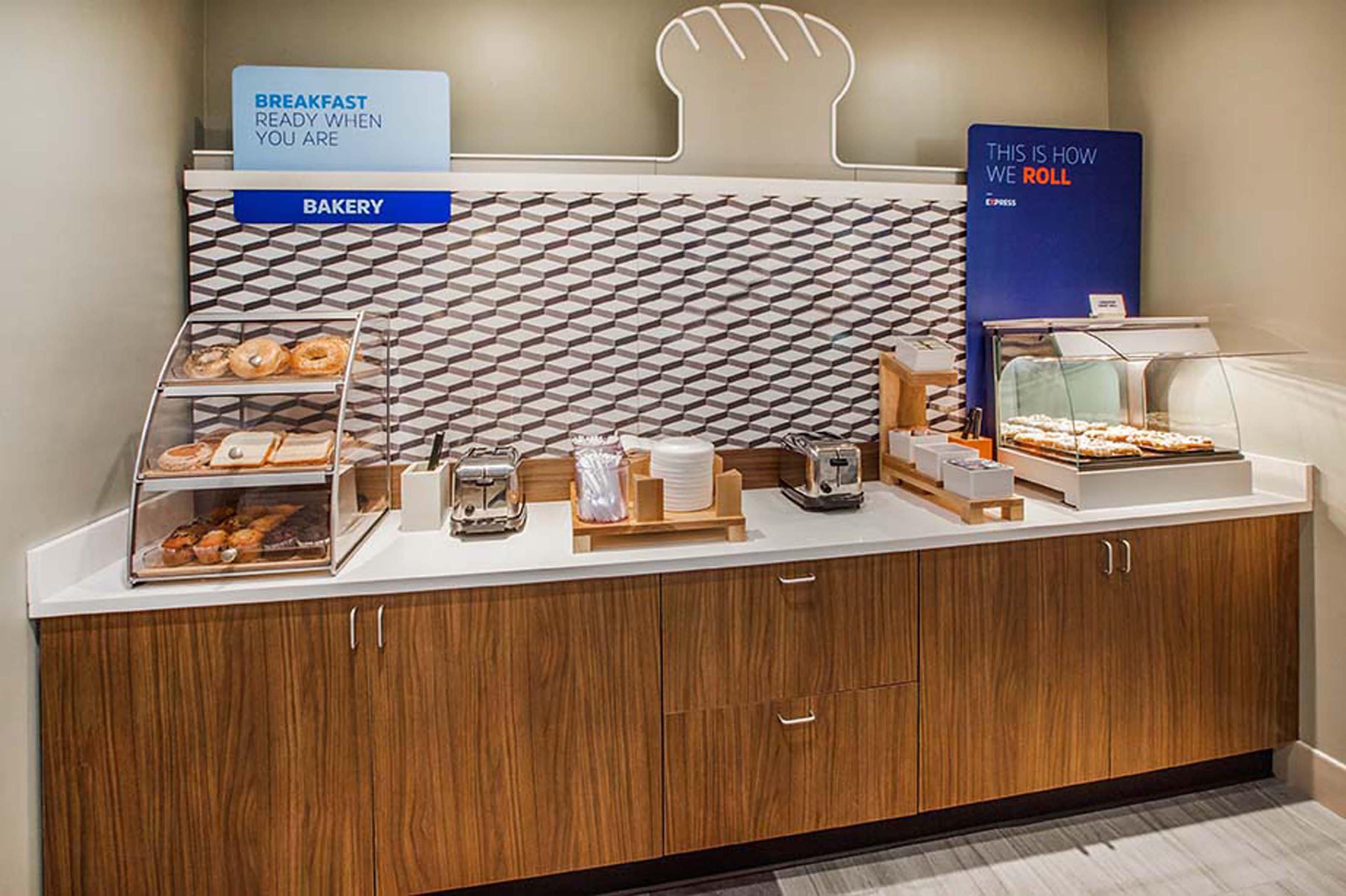 Holiday Inn Express Hotel & Suites Lincoln South By Ihg Екстериор снимка
