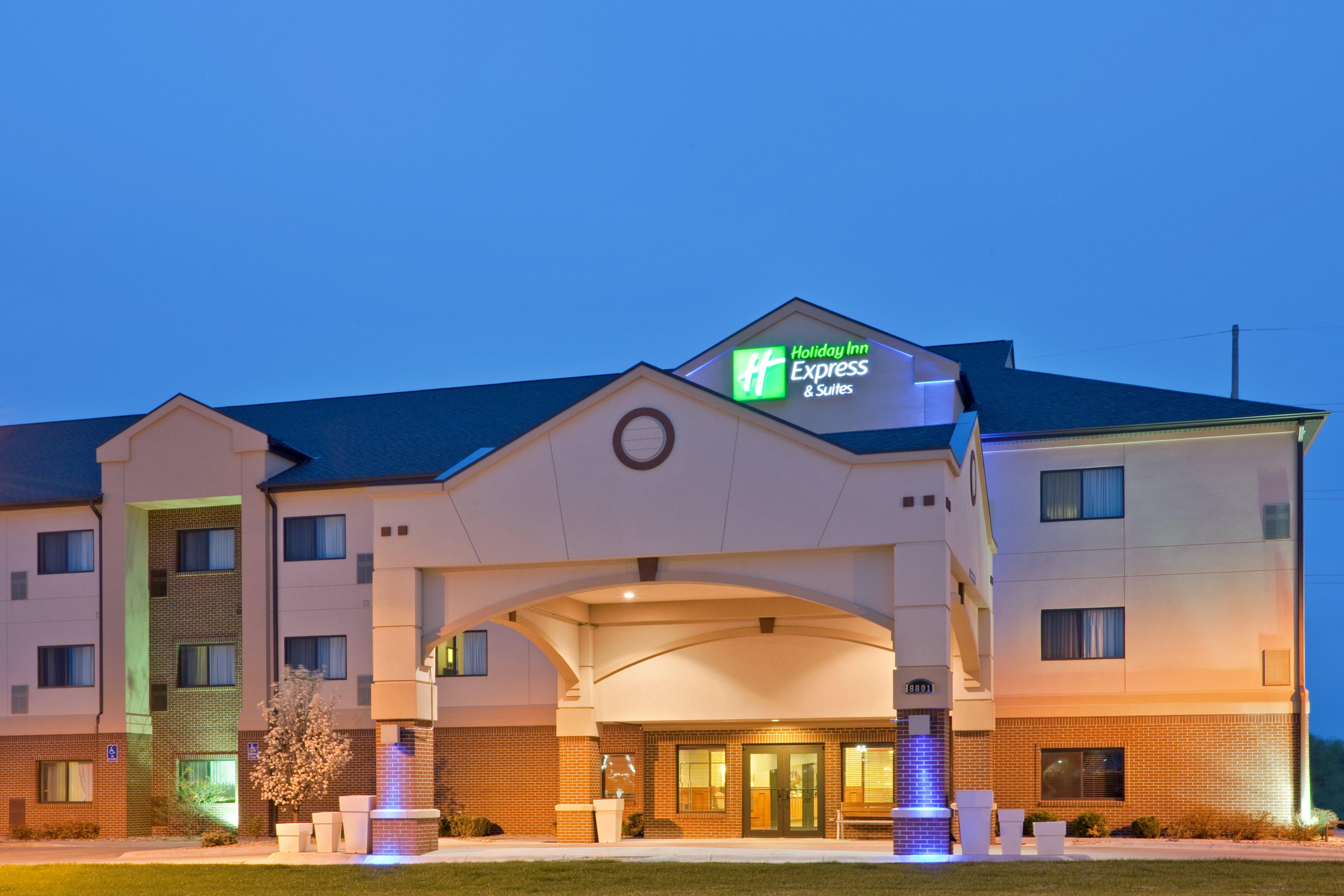 Holiday Inn Express Hotel & Suites Lincoln South By Ihg Екстериор снимка