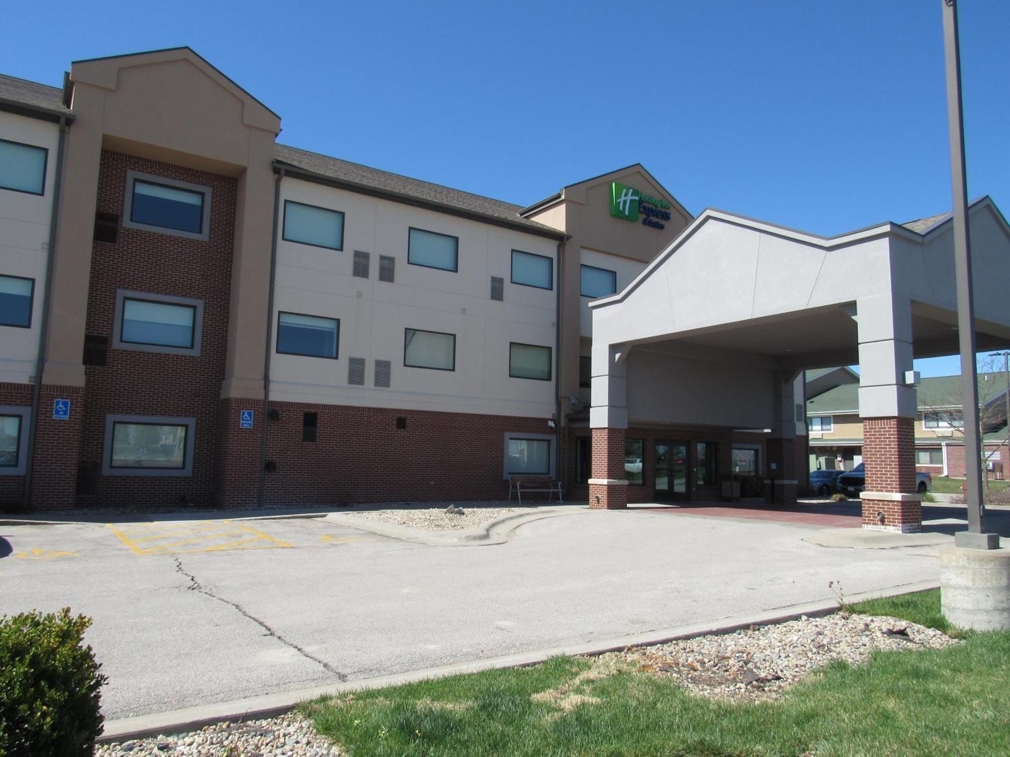 Holiday Inn Express Hotel & Suites Lincoln South By Ihg Екстериор снимка
