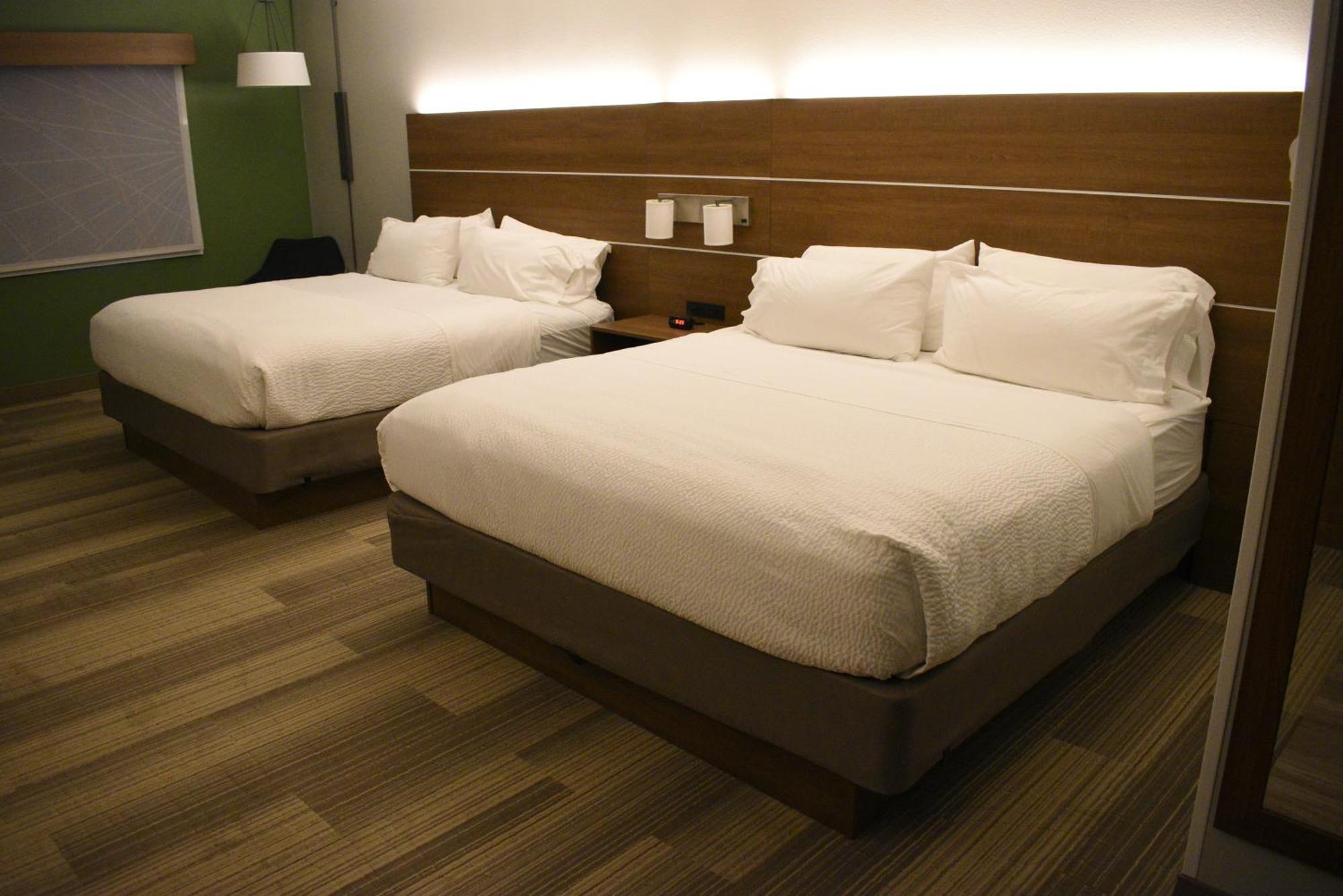 Holiday Inn Express Hotel & Suites Lincoln South By Ihg Екстериор снимка